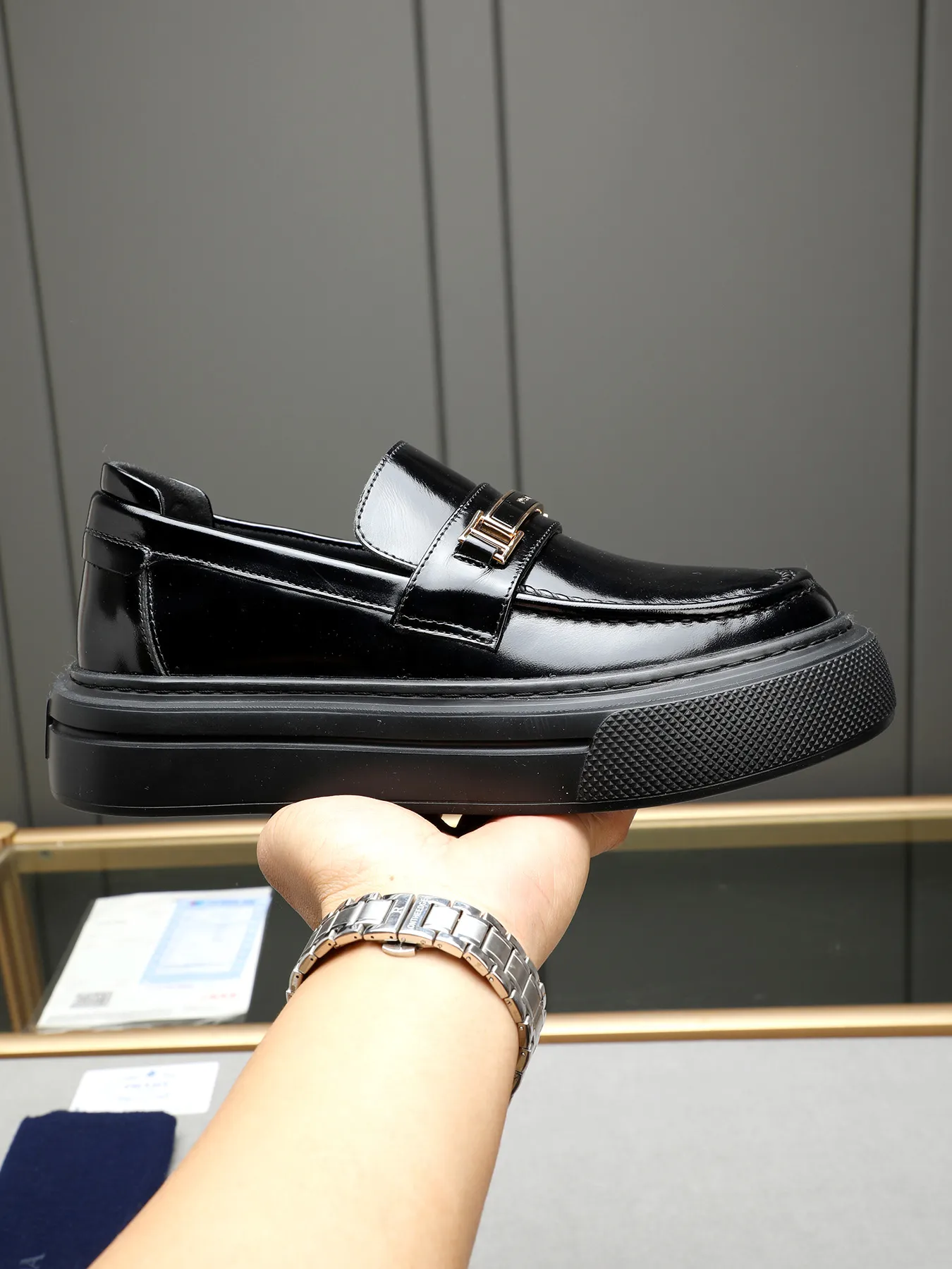 Men's Men's Shoes 💰500 Prada/Prada Men's new casual shoes, this upper is made of imported calfskin + sheep lining! The outsole is made of non-slip foam outsole, which feels good on your feet and is a fashionable and stylish item!  Size: 38-44 (45 customized)